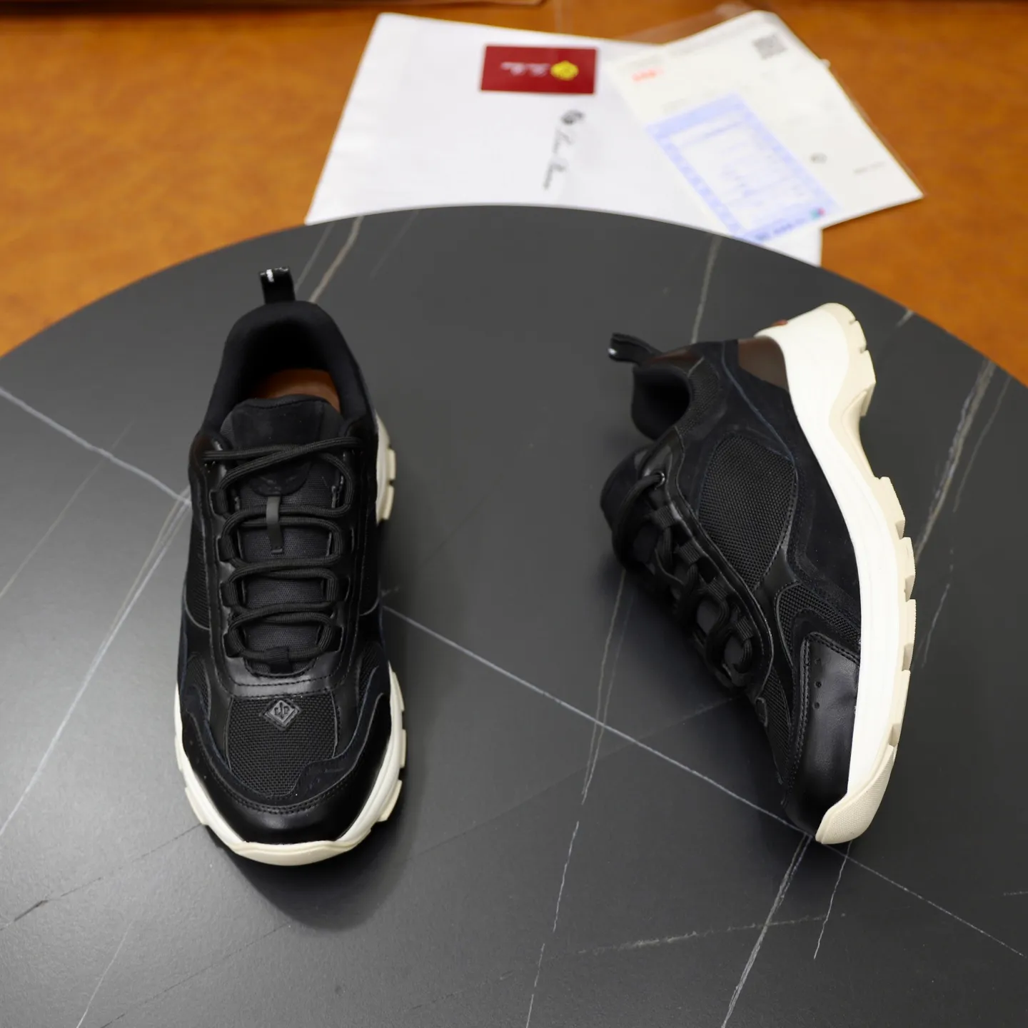 Factory price: 💰520Loropiana LP men's shoes ♞size; 38-44 "45.46 customization" cowhide stitching. It is really easy to wear, lazy, loose, casual, perfect comfort. There are many color choices, and they all look good with clothes. Is it true that Loropiana can bring social value? “Loropiana is the best thing money can buy”